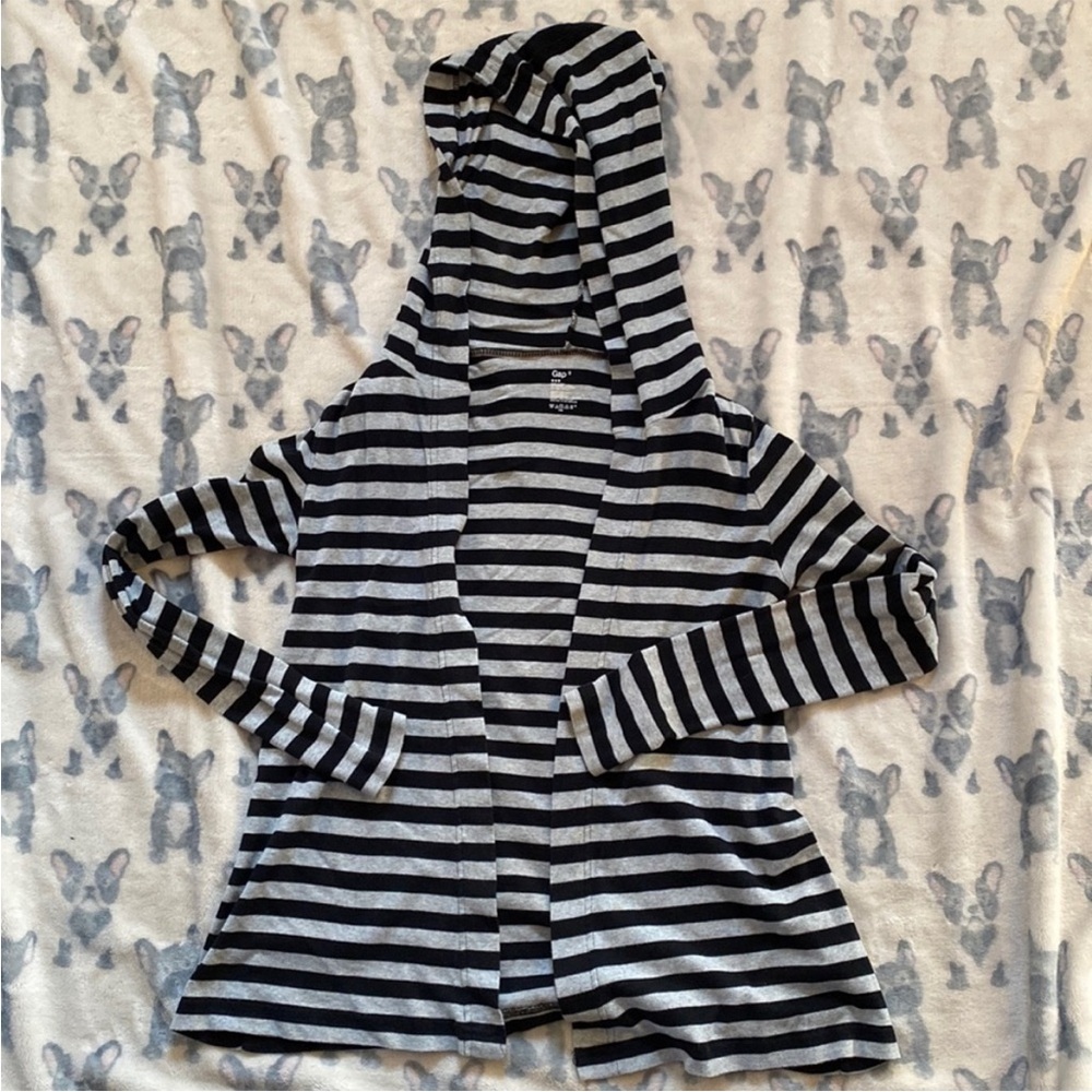 Gap stripped cardigan black and gray stripe long sleeve